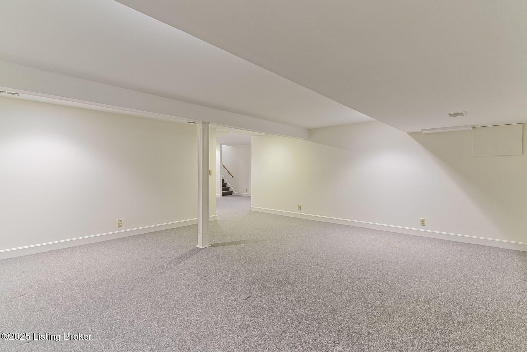 328 Blankenbaker Ln