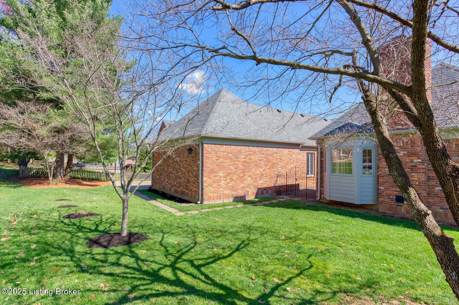 328 Blankenbaker Ln