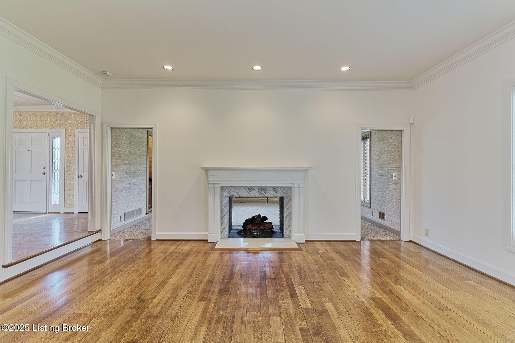 328 Blankenbaker Ln