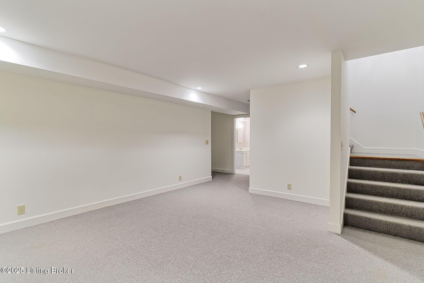 328 Blankenbaker Ln