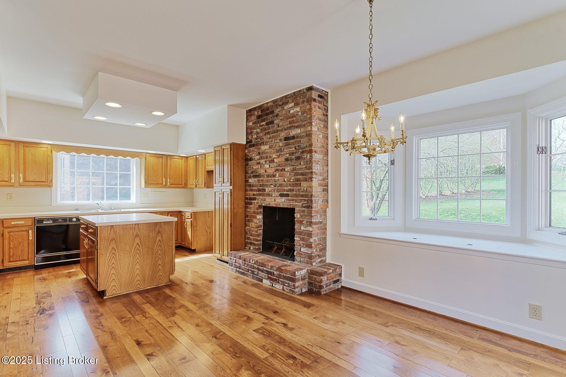 328 Blankenbaker Ln