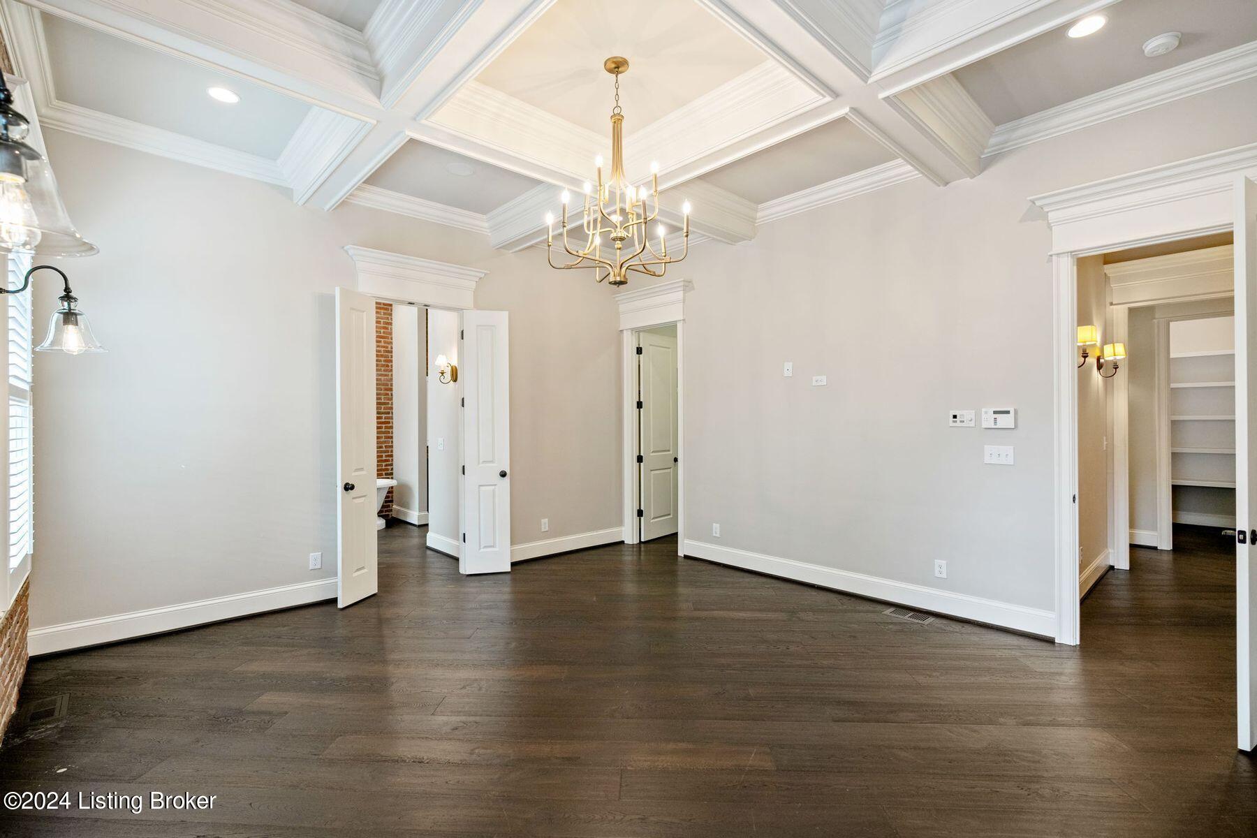 10900 Meeting St