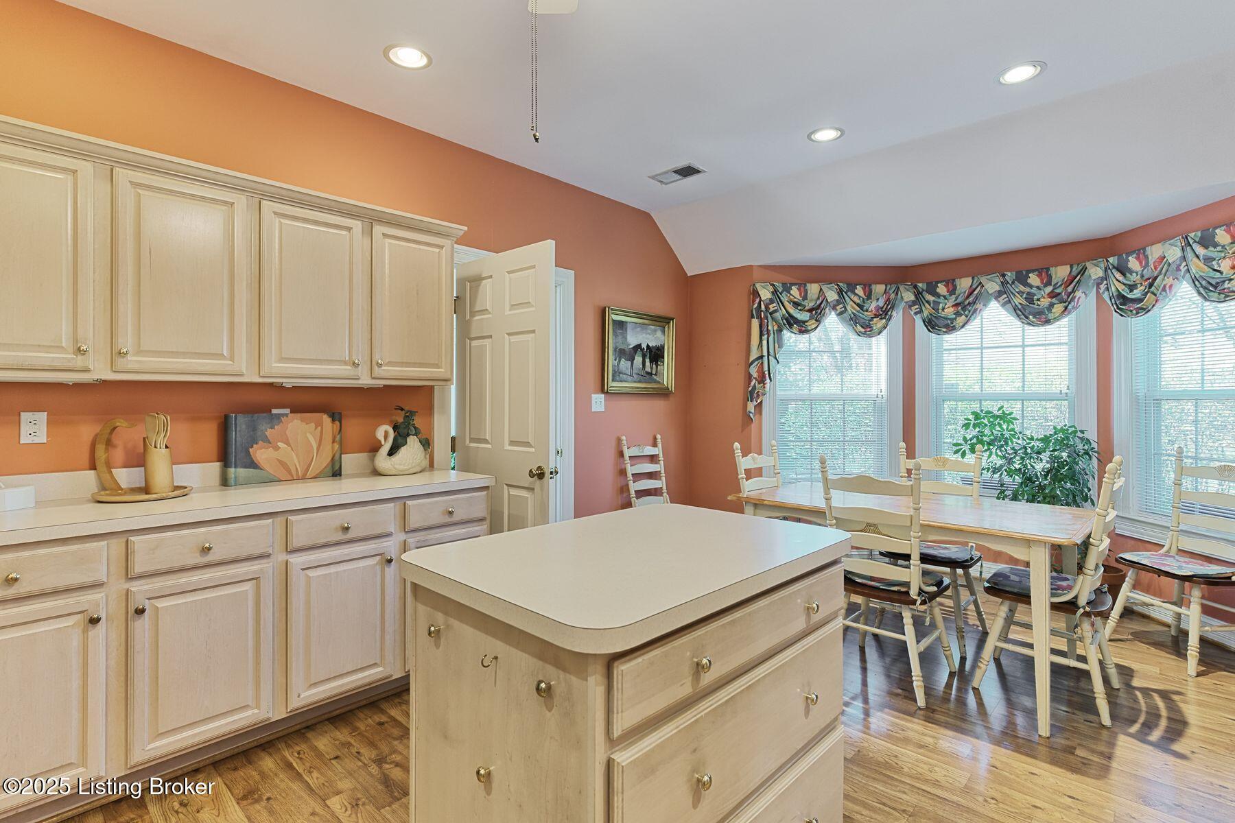 2001 Ashwood Bluff Ct
