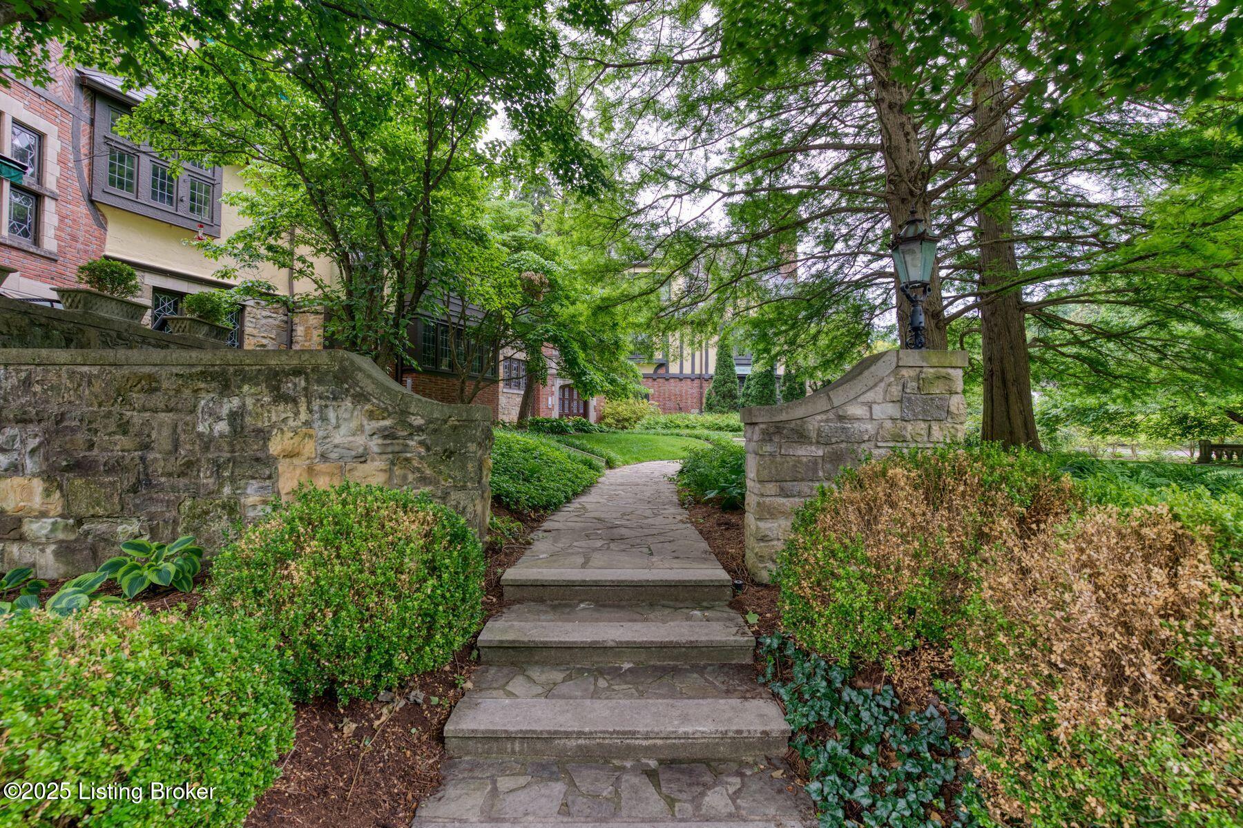 1801 Spring Dr L