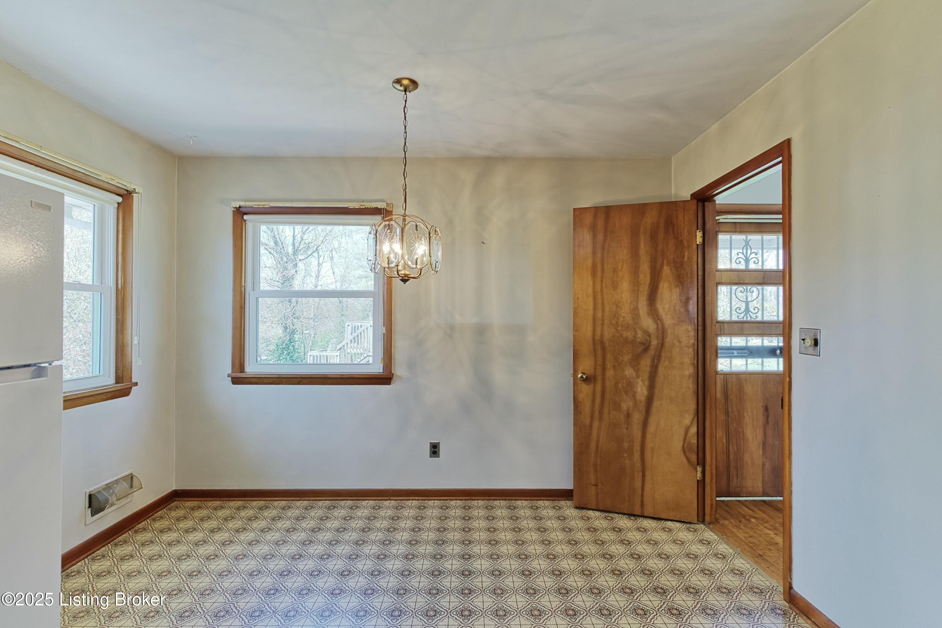 3212 Maple Rd