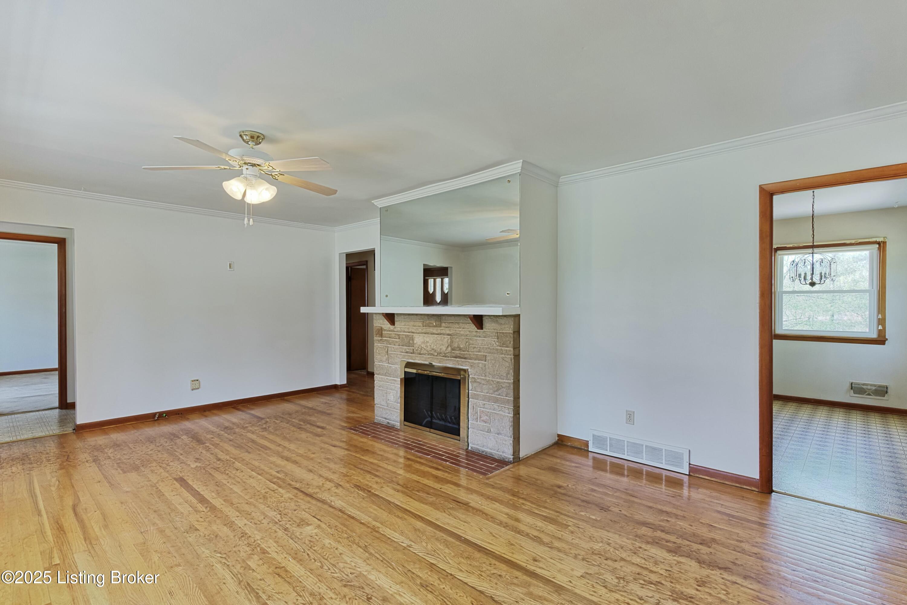 3212 Maple Rd