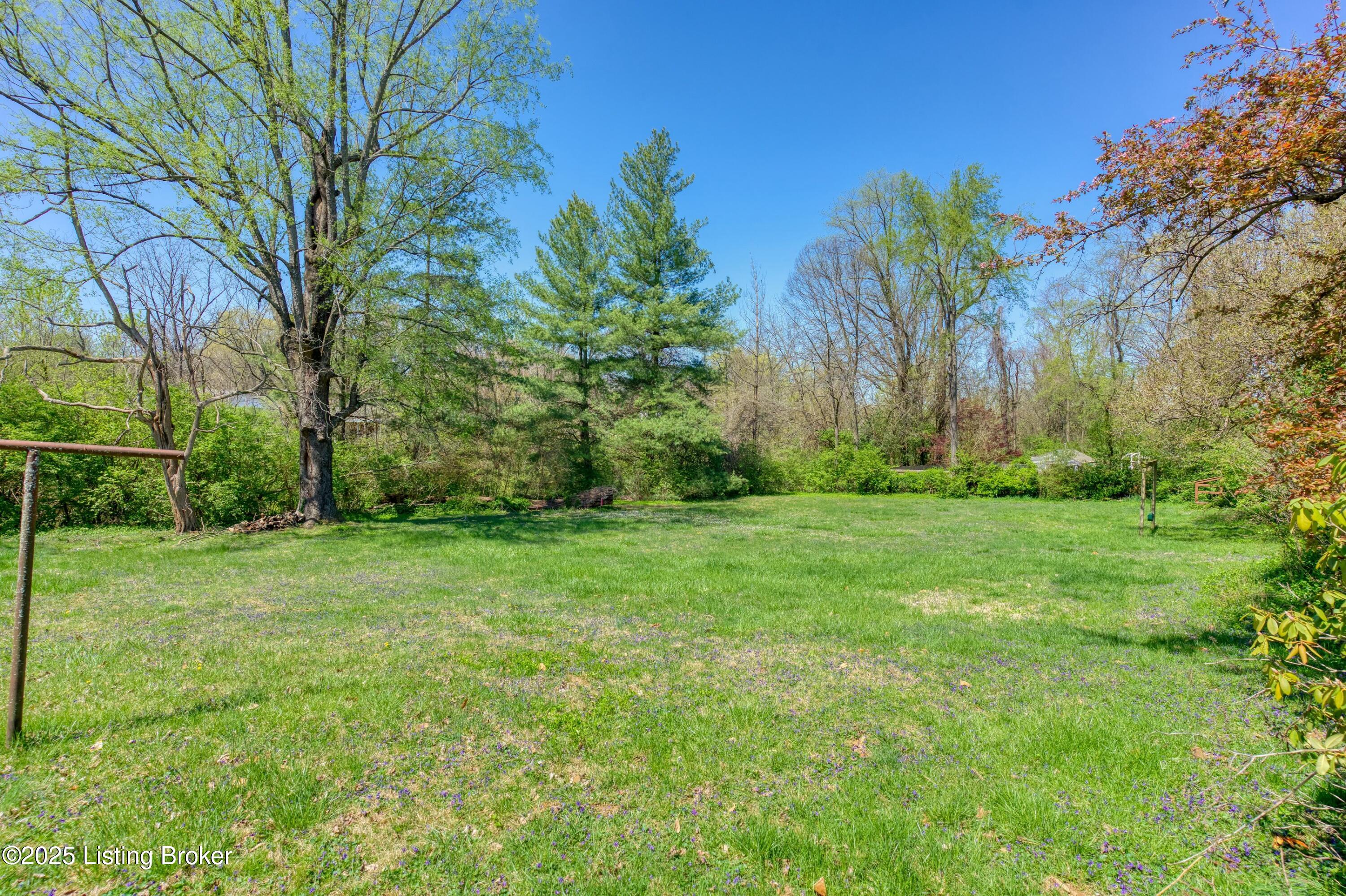 3212 Maple Rd