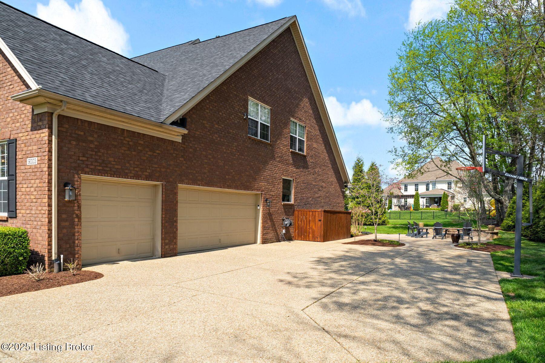 9003 Maddox Dr