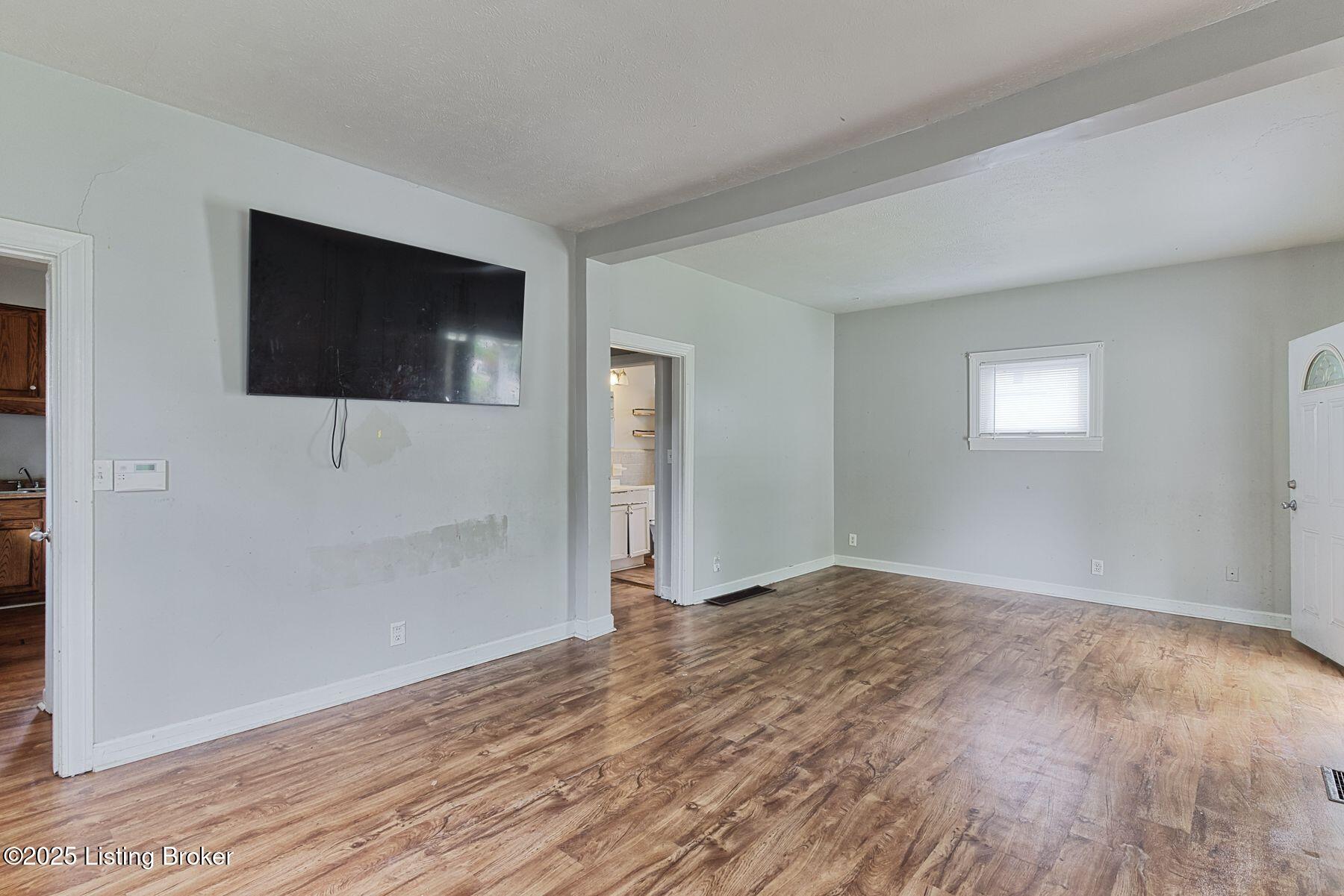 1621 Haskin Ave