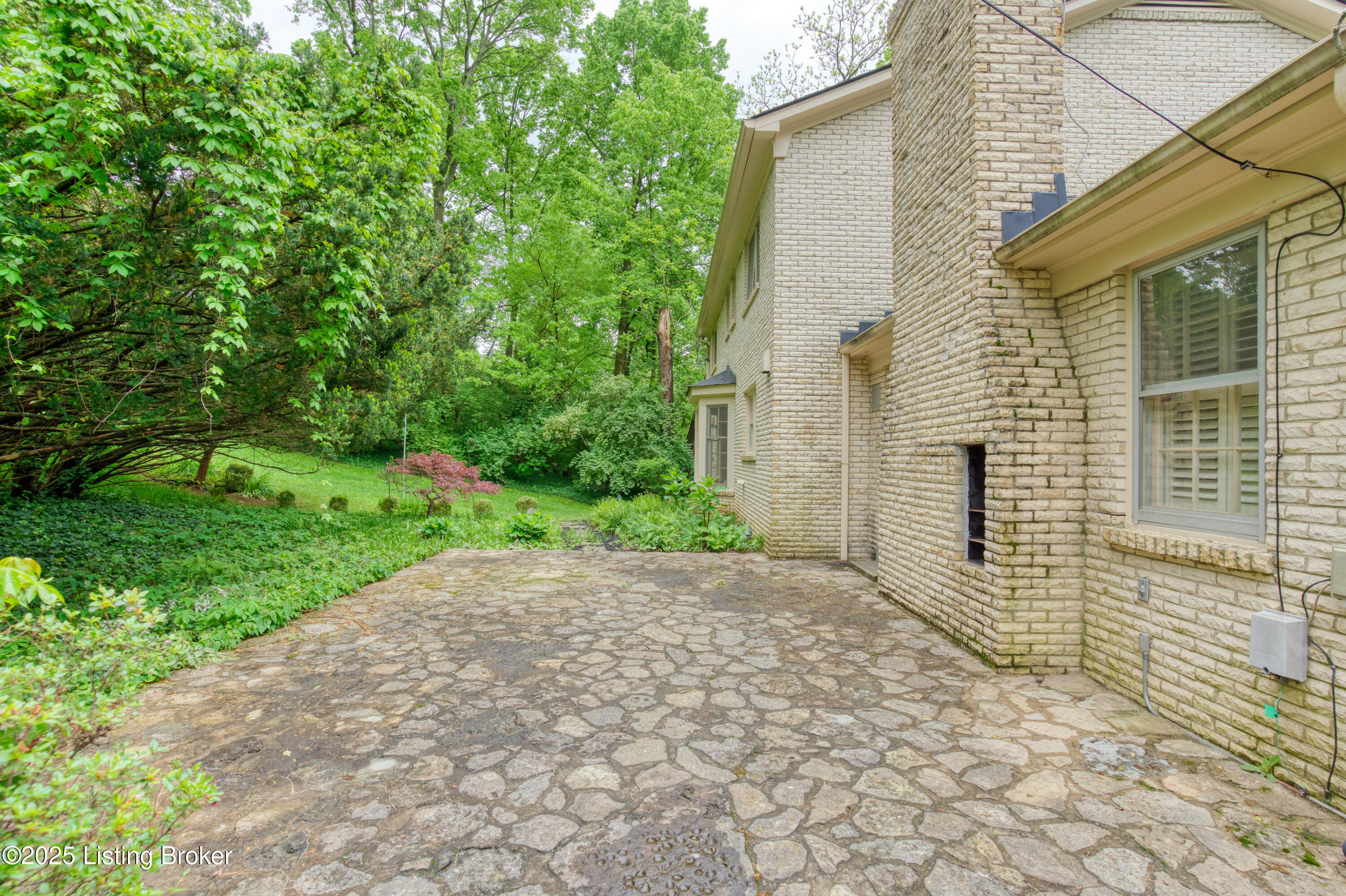 4102 Elmwood Ave