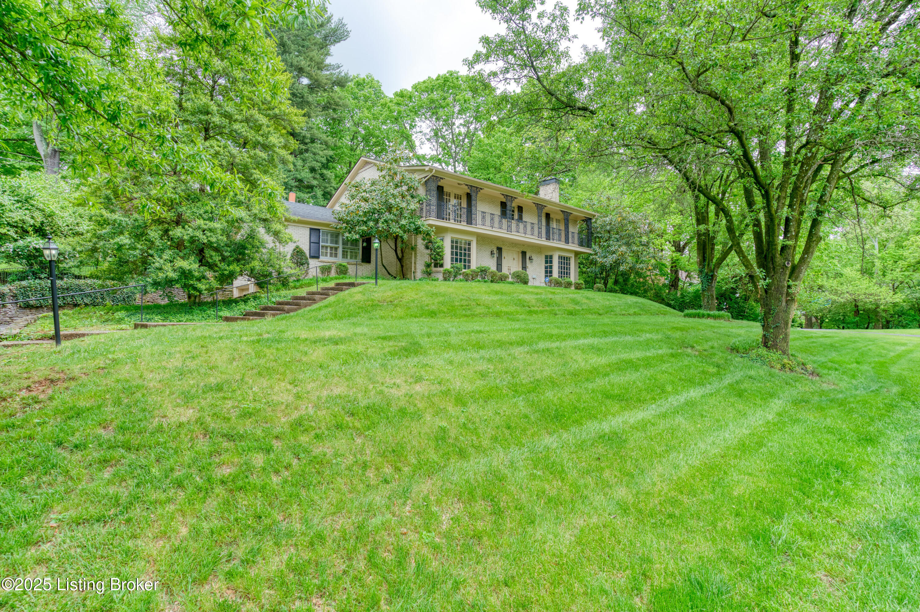 4102 Elmwood Ave
