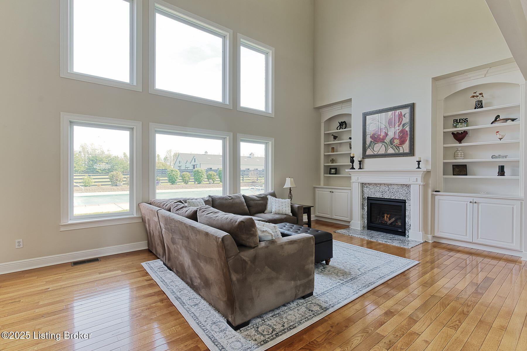 454 Veechdale Rd