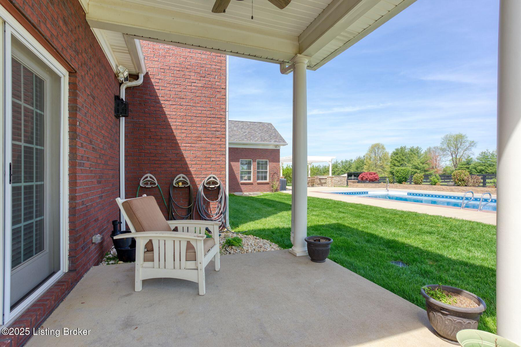 454 Veechdale Rd