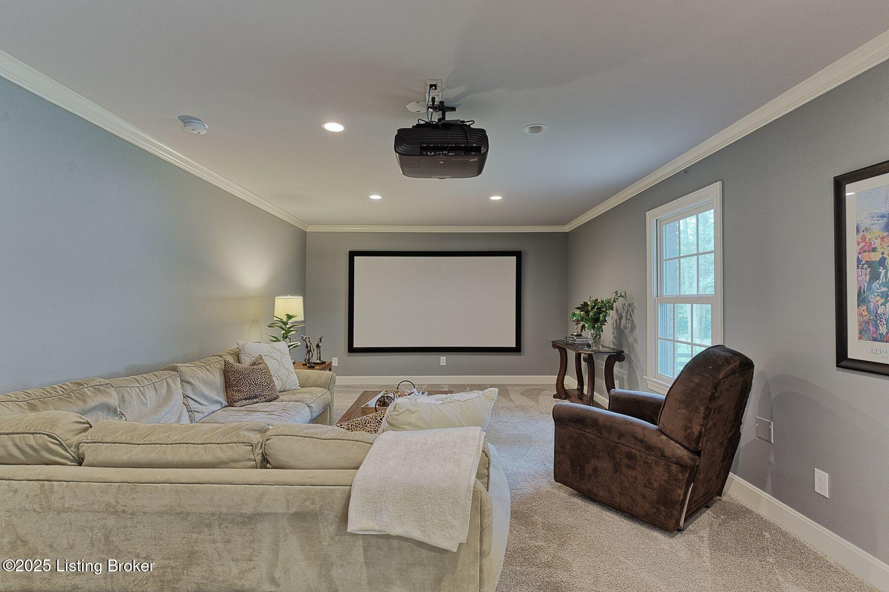 12209 Locust Ln