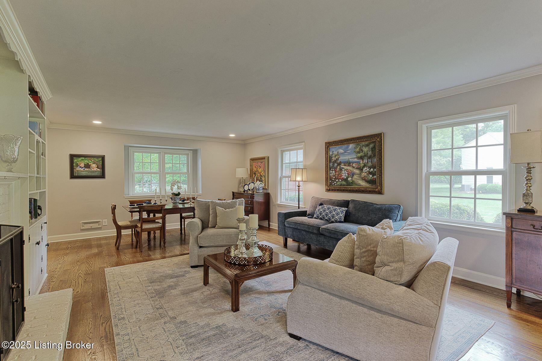 12209 Locust Ln