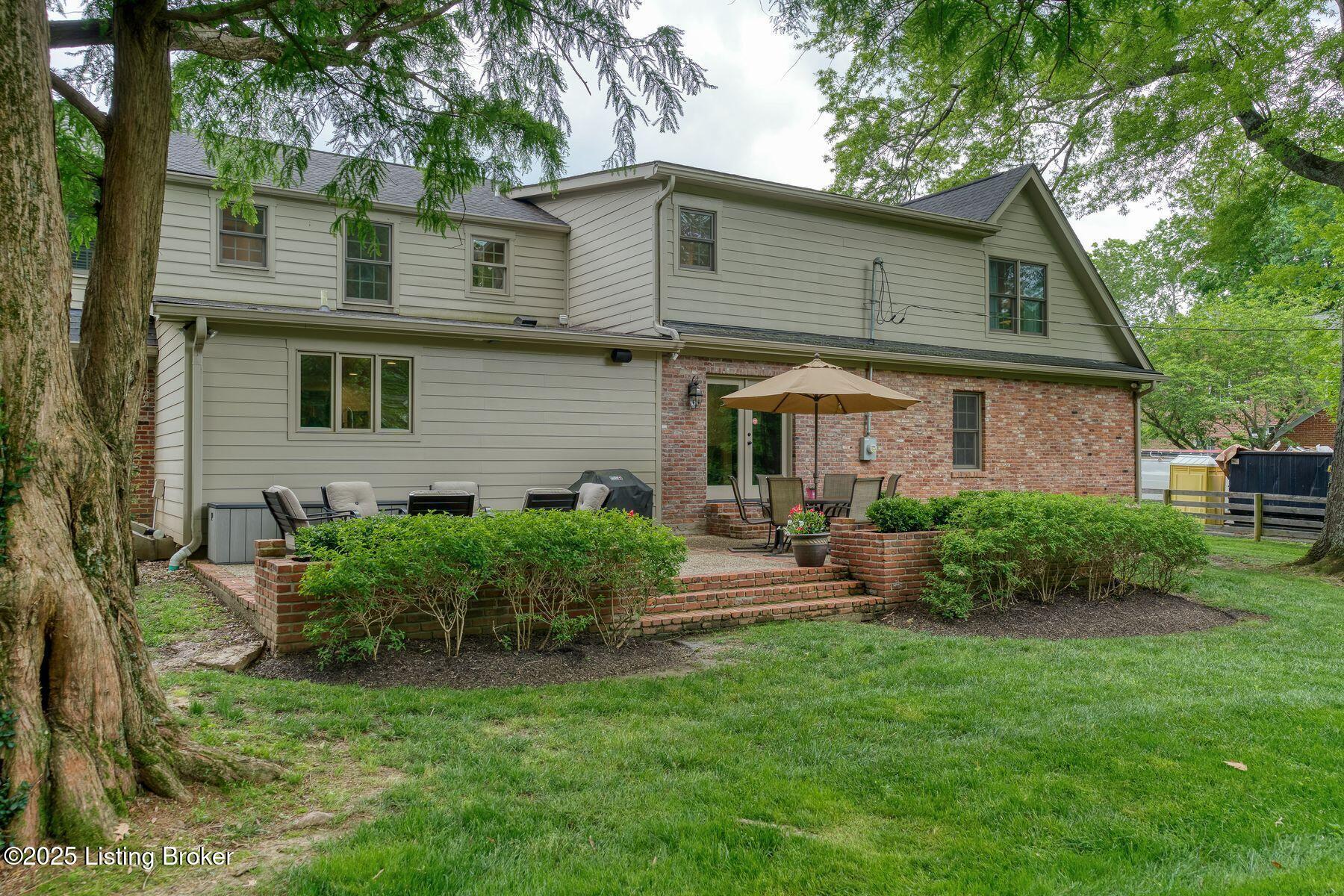 12209 Locust Ln