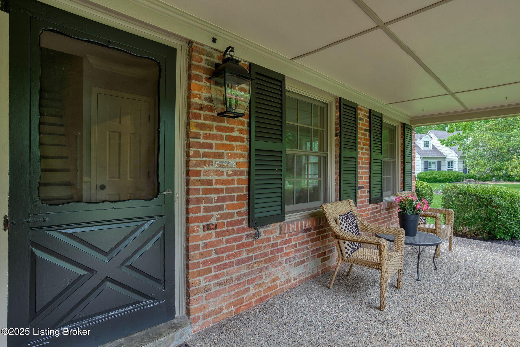 12209 Locust Ln
