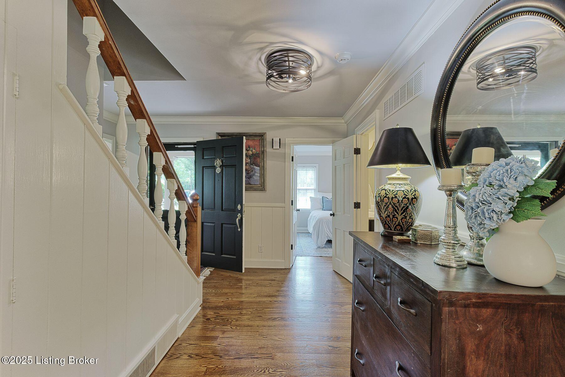 12209 Locust Ln