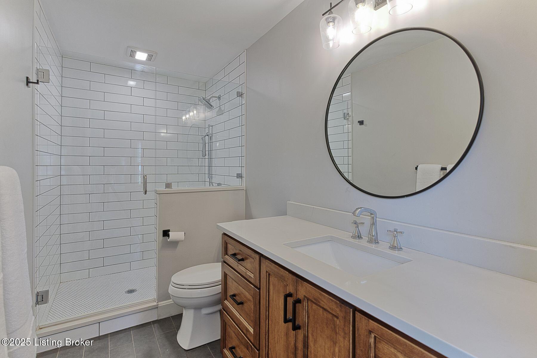 12209 Locust Ln
