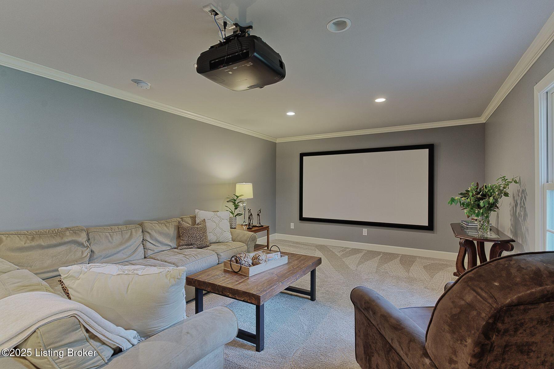 12209 Locust Ln