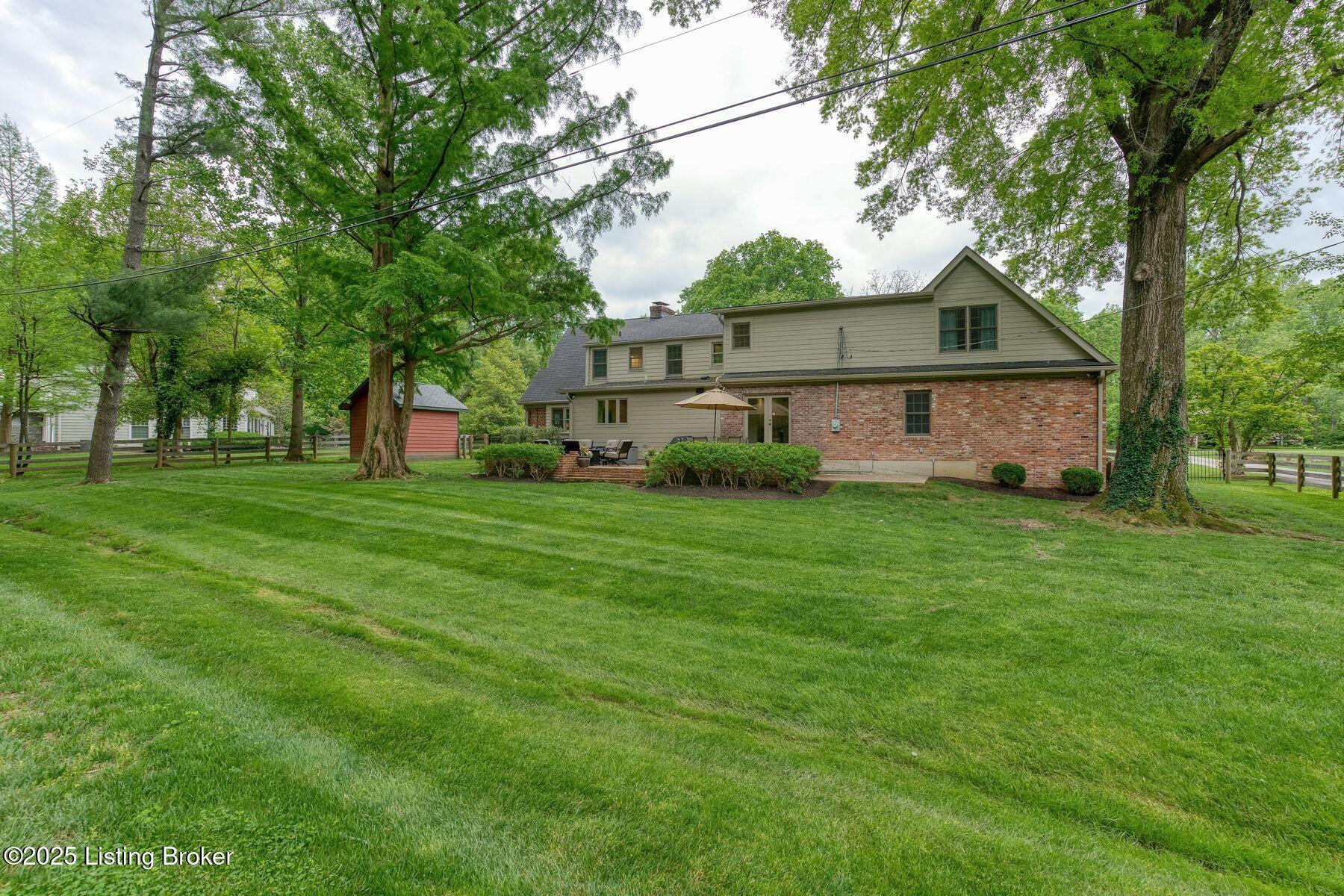 12209 Locust Ln