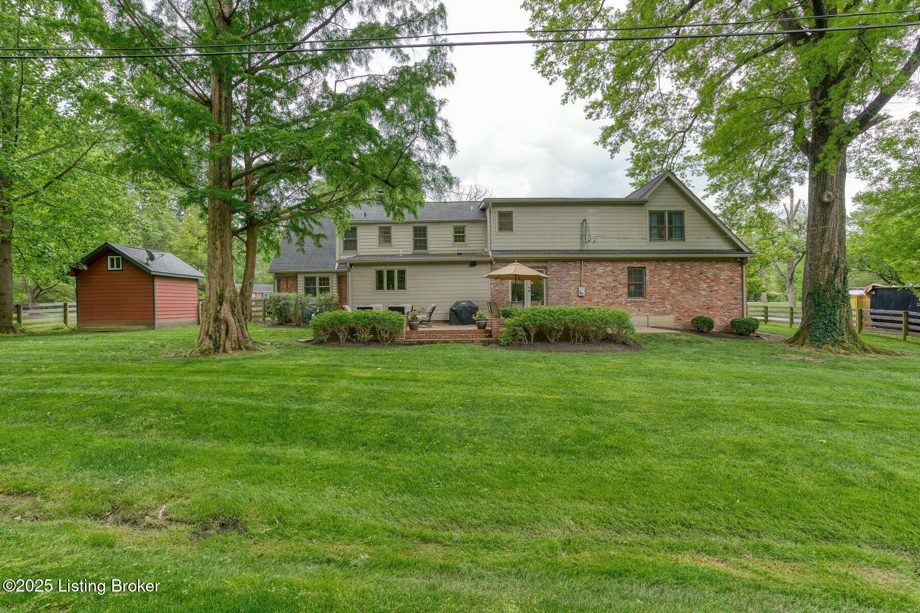 12209 Locust Ln