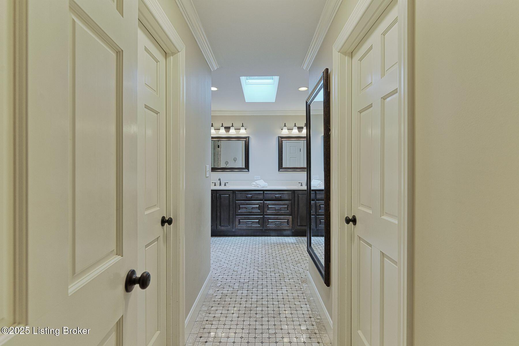12209 Locust Ln