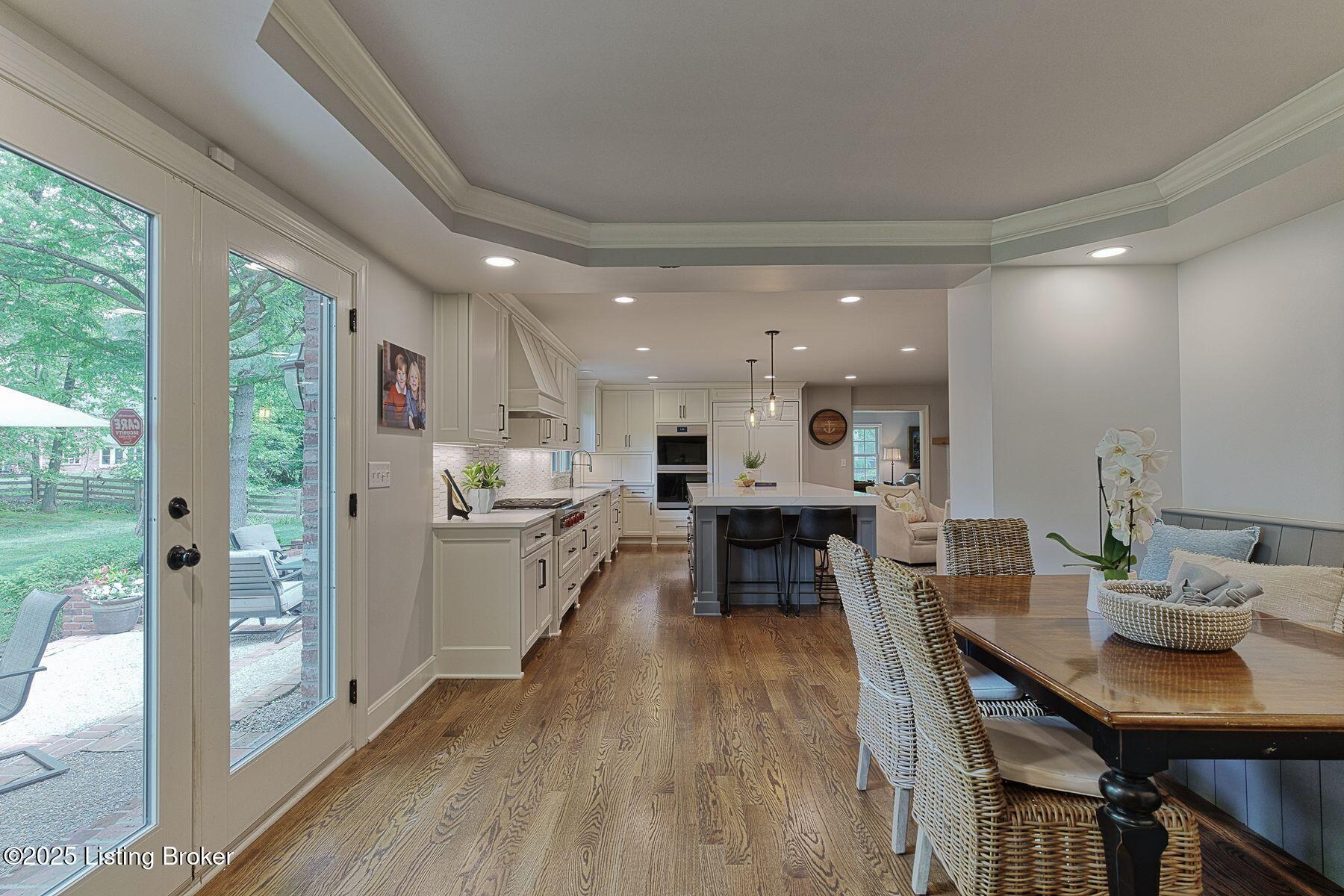 12209 Locust Ln
