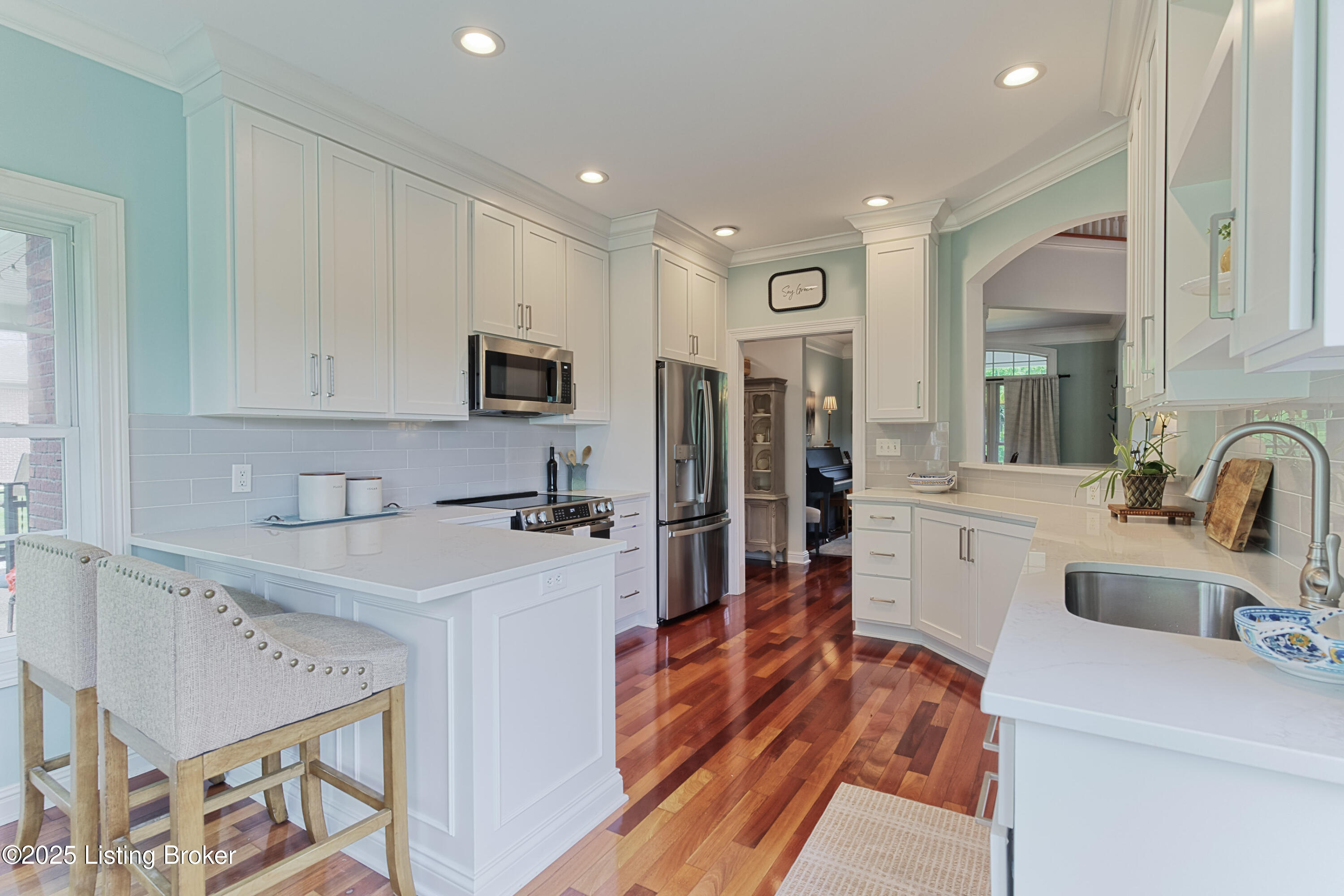 3817 Carriage Hill Dr