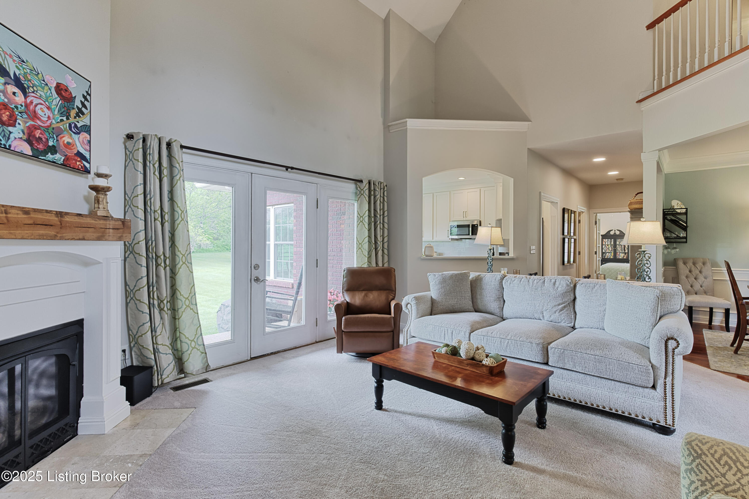 3817 Carriage Hill Dr