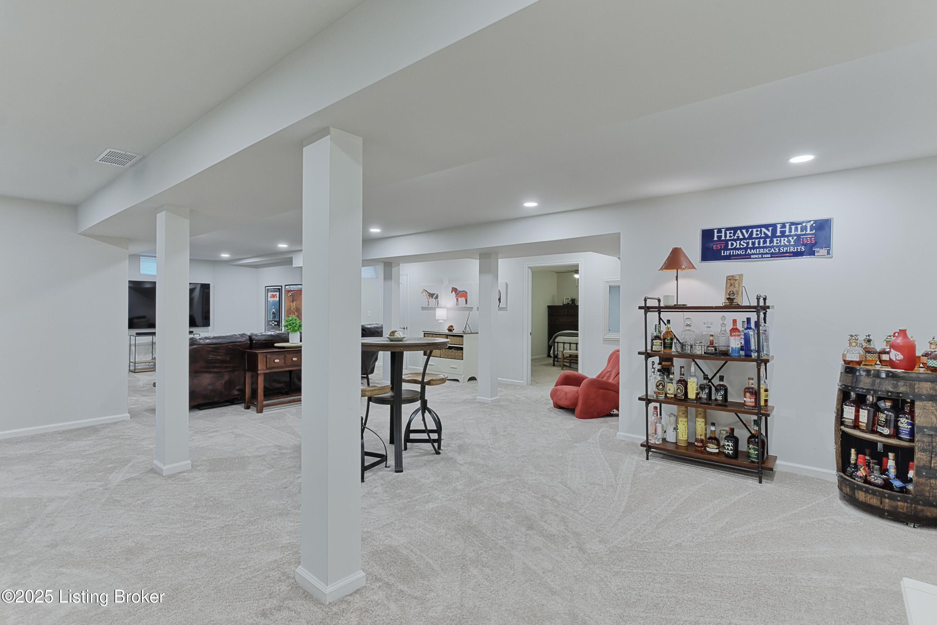 3817 Carriage Hill Dr
