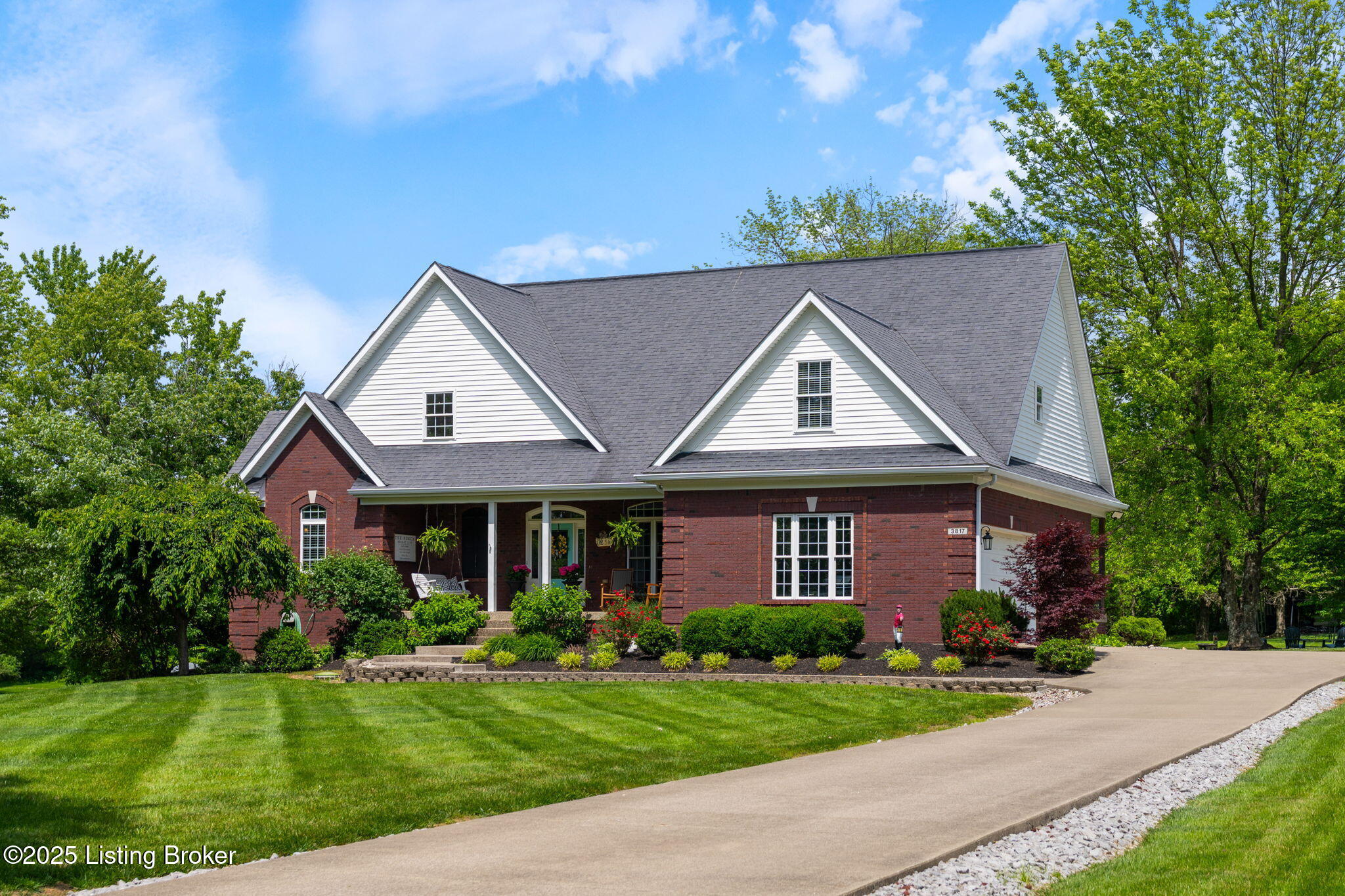 3817 Carriage Hill Dr