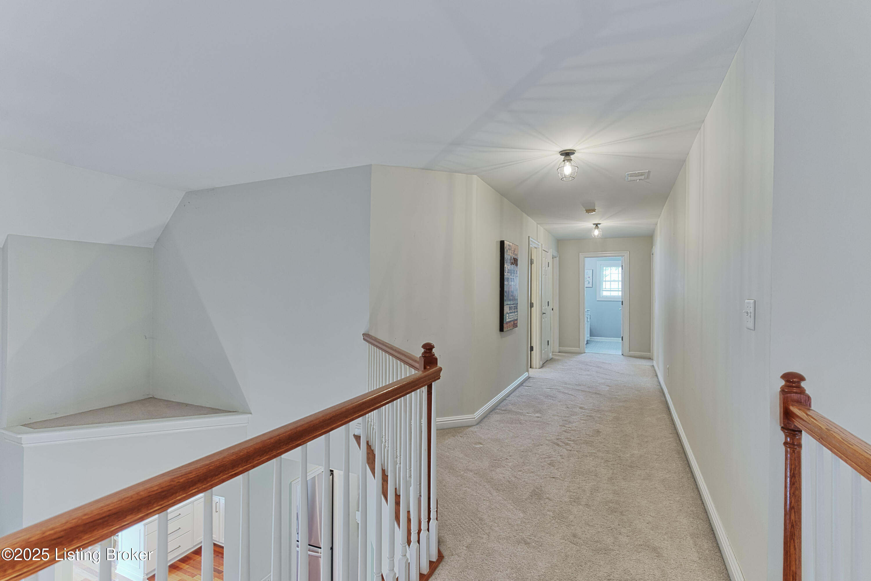 3817 Carriage Hill Dr