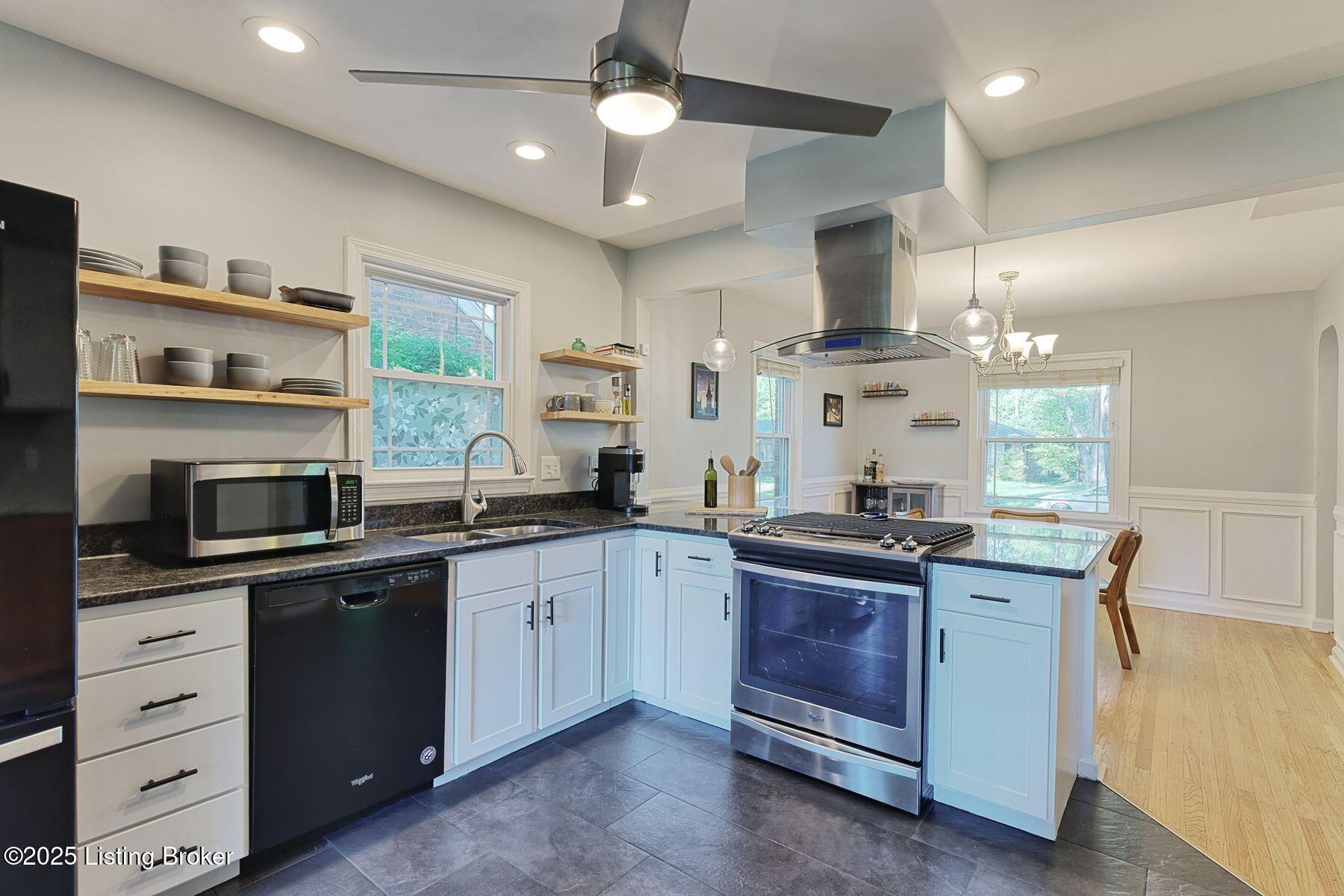 209 Merriman Rd