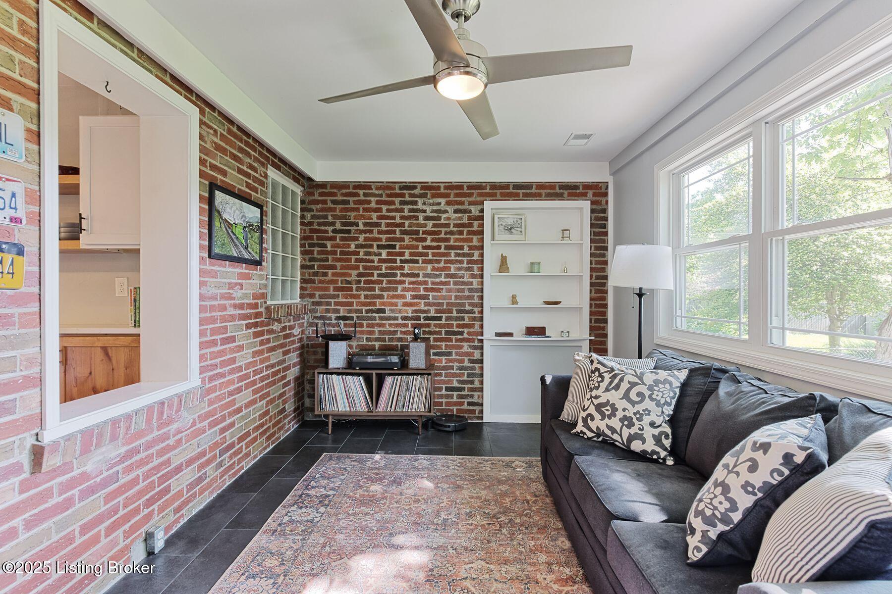 209 Merriman Rd
