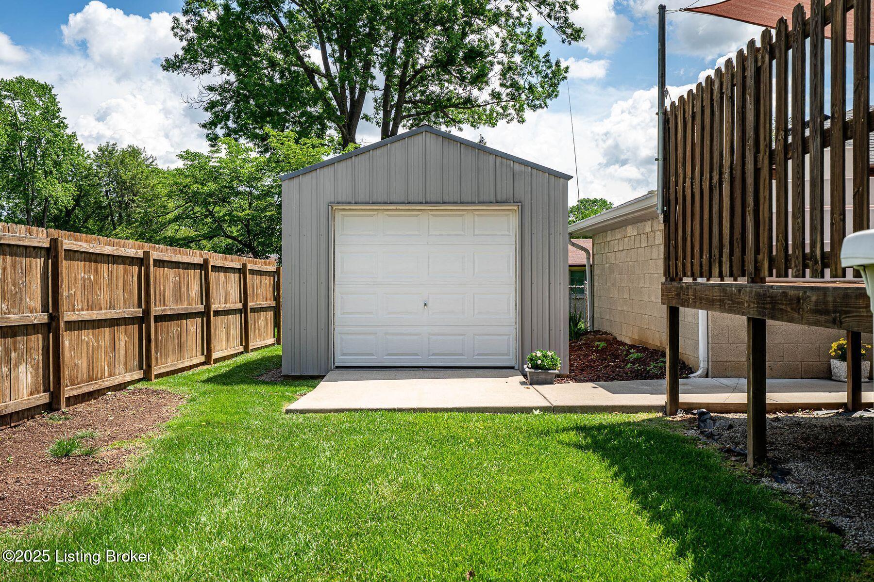 8703 Waltlee Rd