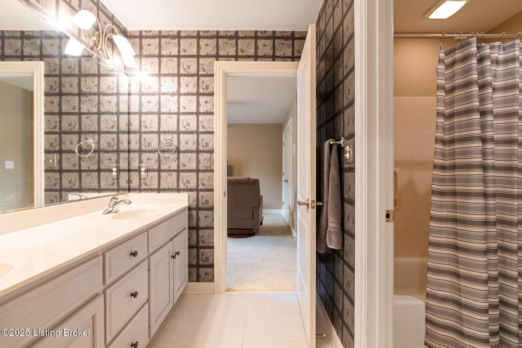 12711 Crestmoor Cir