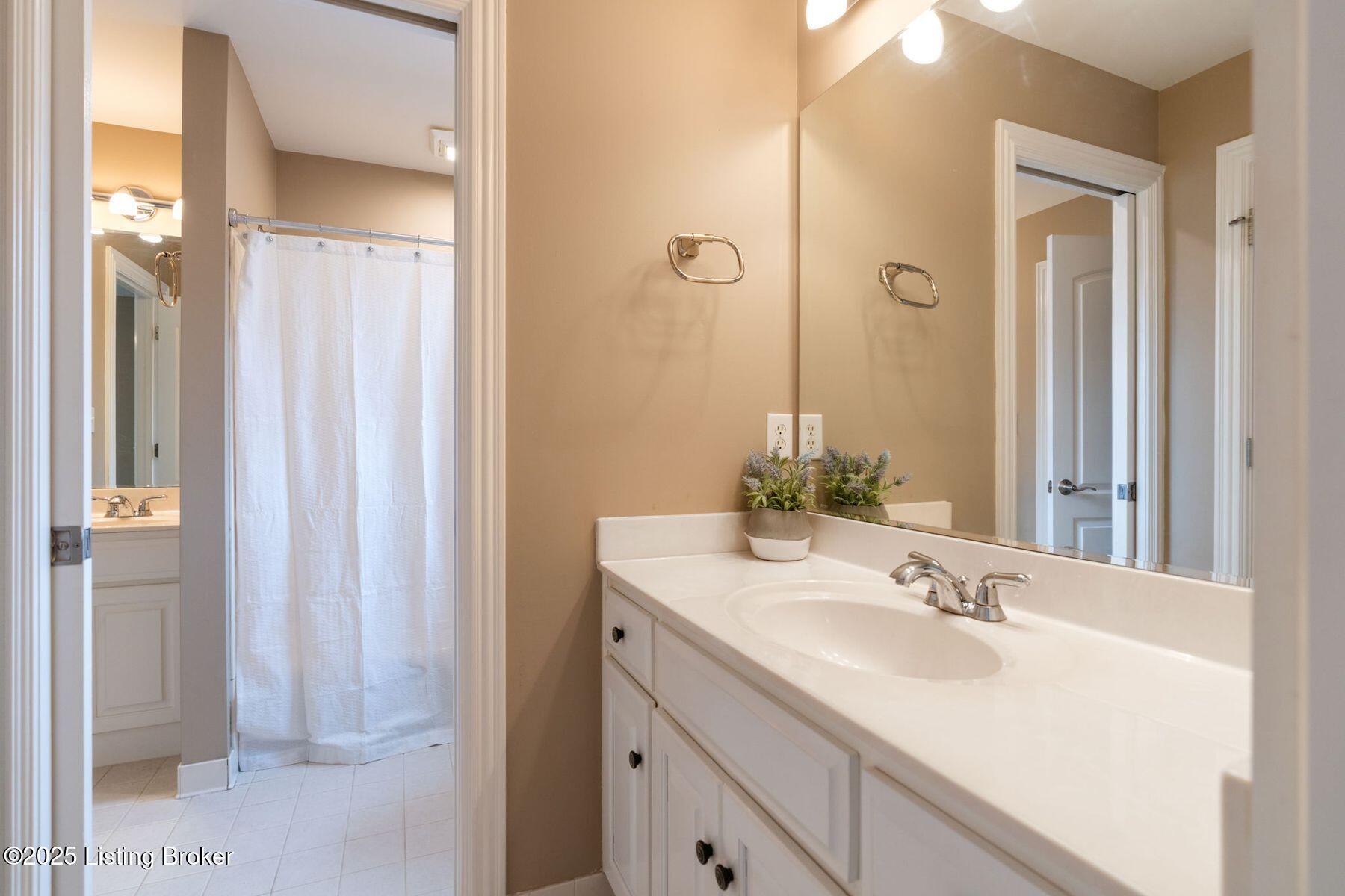 12711 Crestmoor Cir