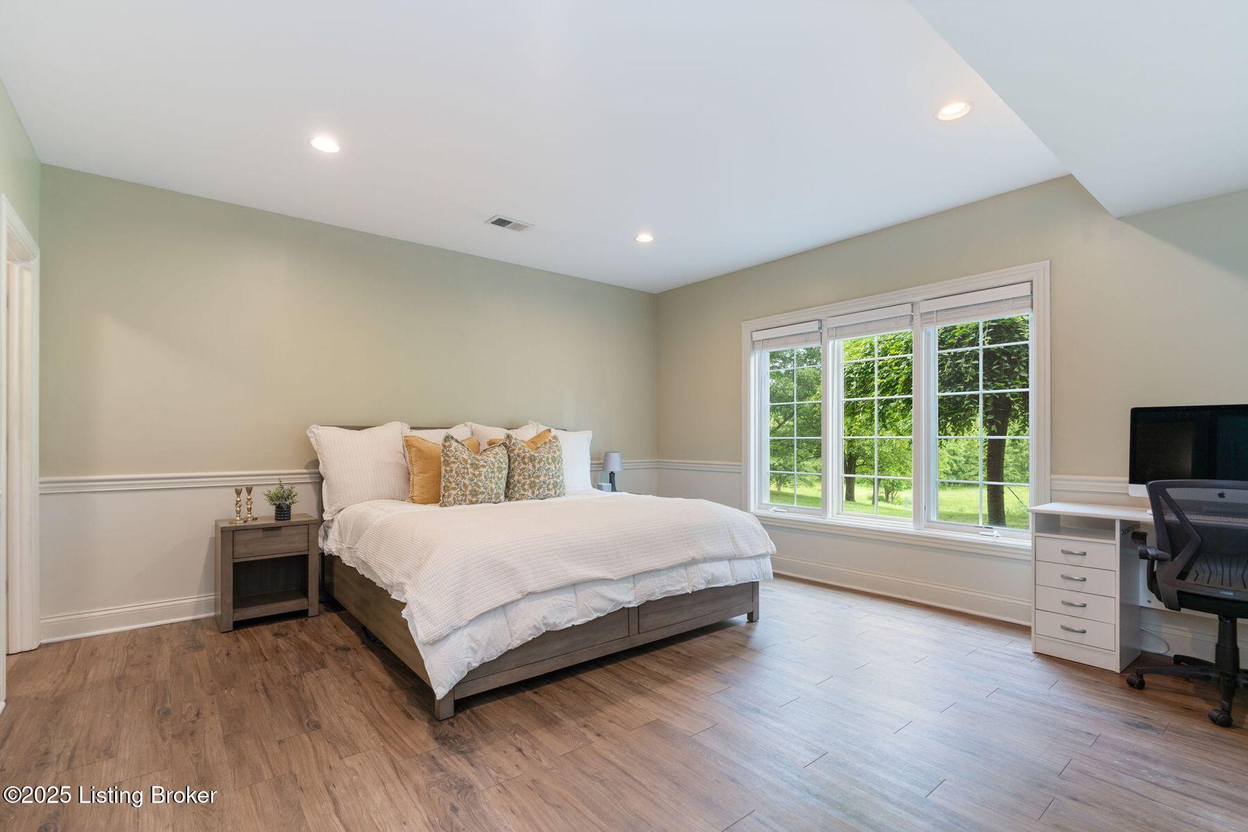 12711 Crestmoor Cir