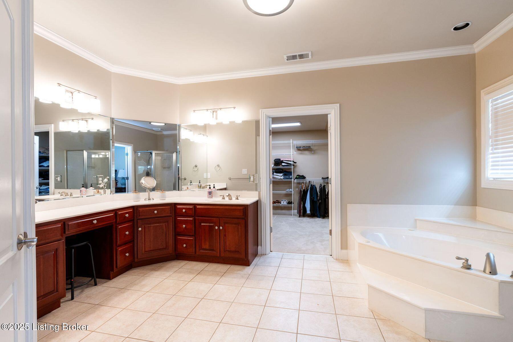 12711 Crestmoor Cir