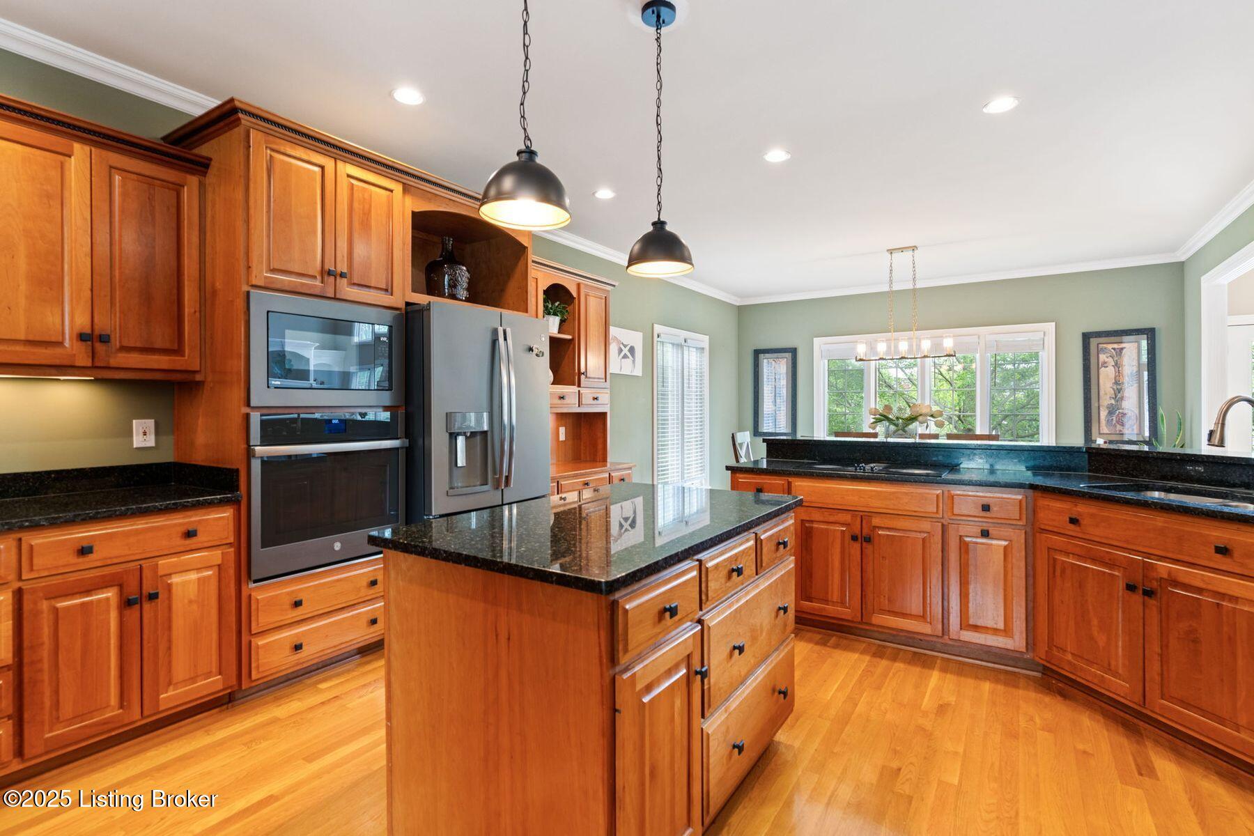 12711 Crestmoor Cir