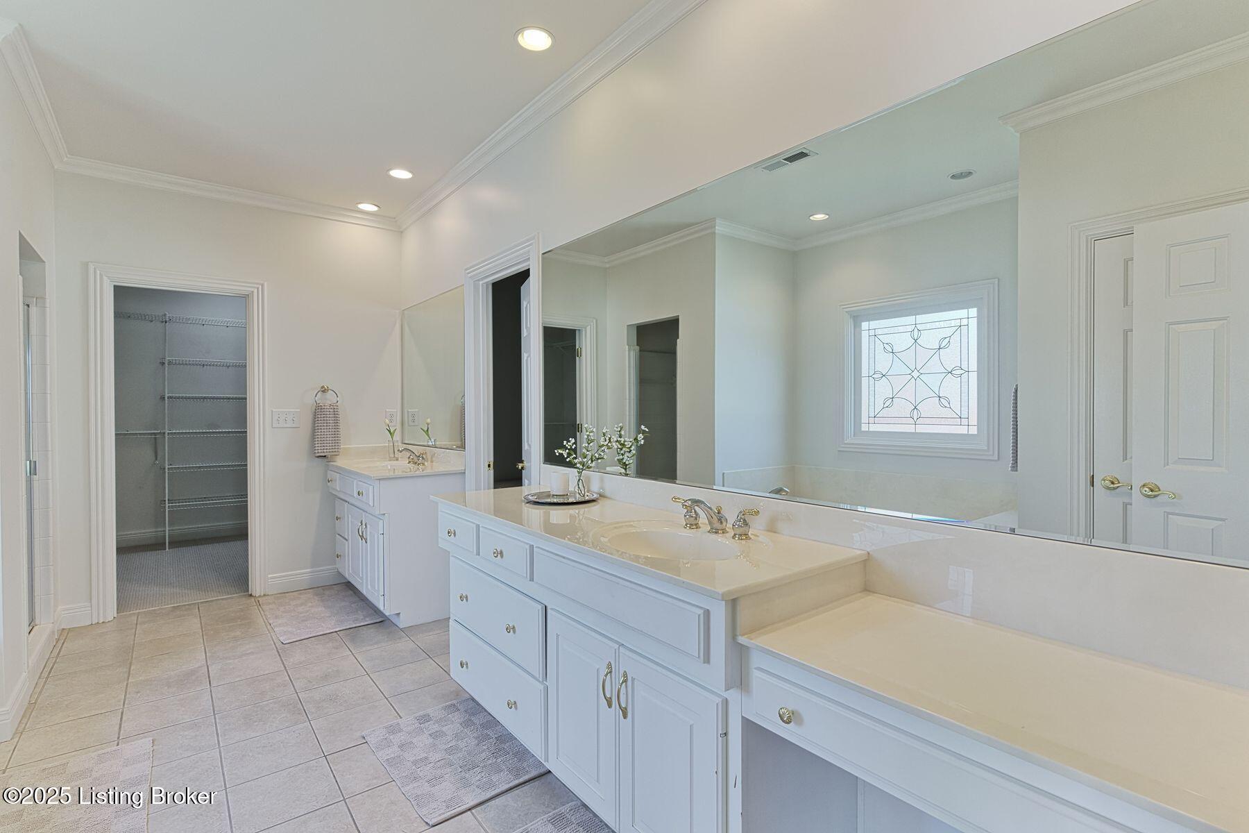 12717 Crestmoor Cir