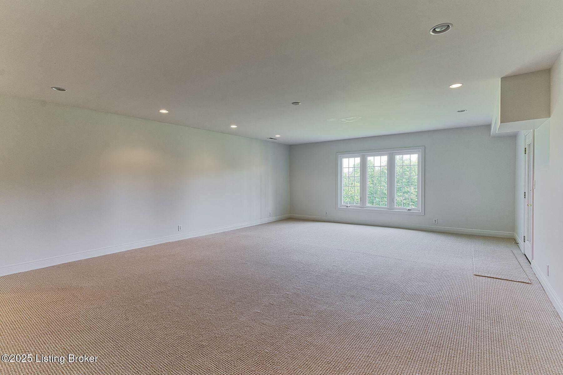 12717 Crestmoor Cir