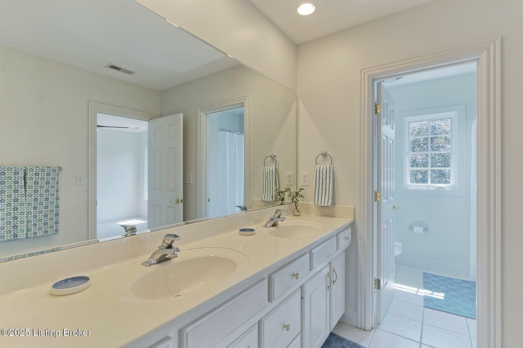 12717 Crestmoor Cir