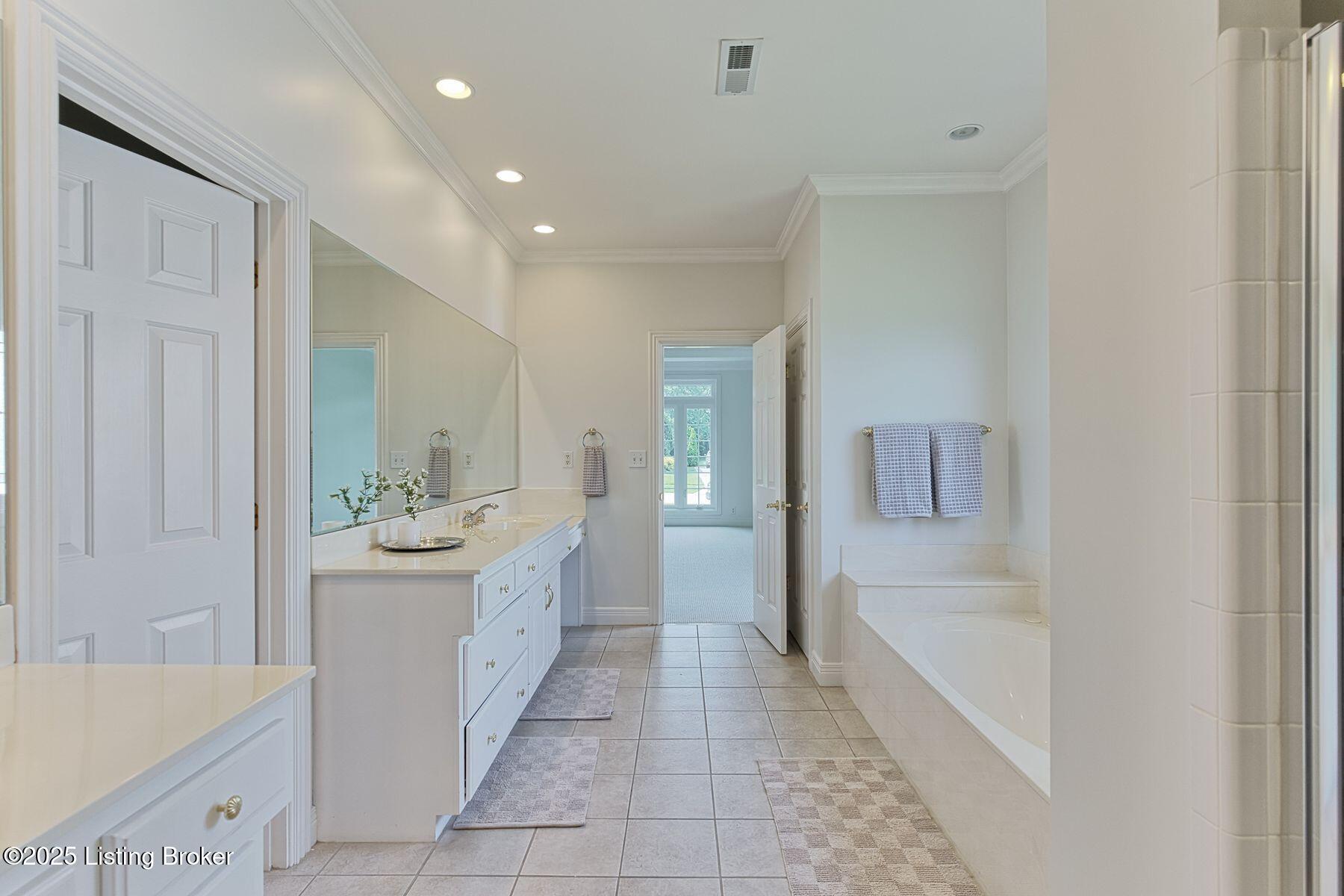 12717 Crestmoor Cir