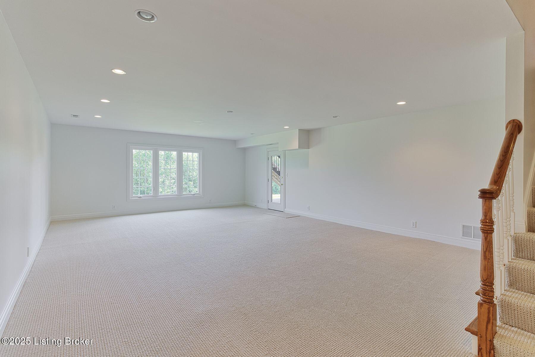 12717 Crestmoor Cir