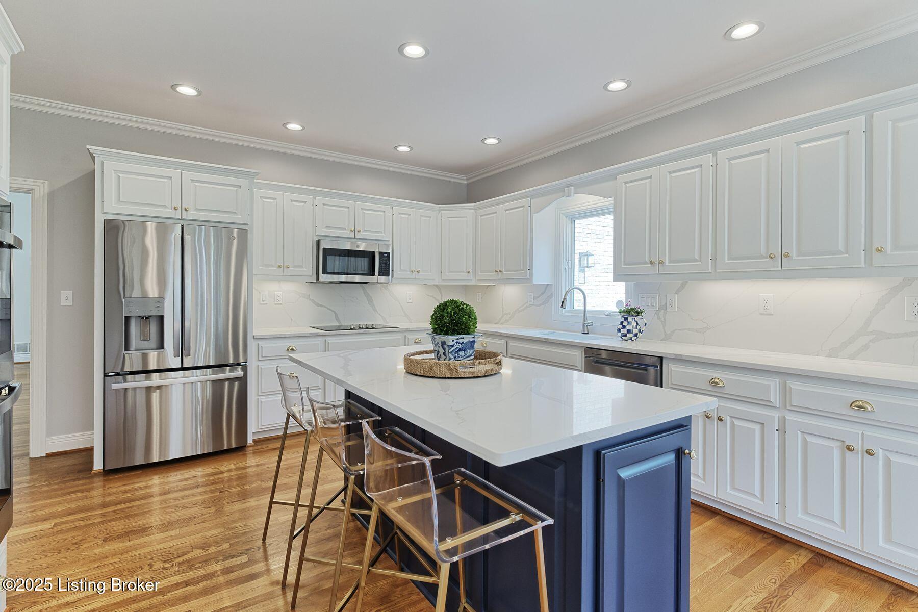 12717 Crestmoor Cir