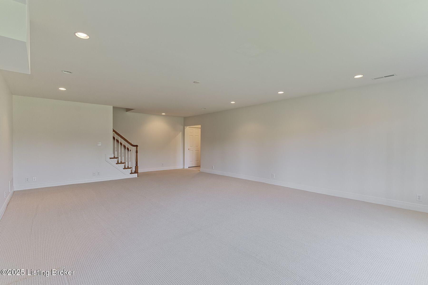 12717 Crestmoor Cir