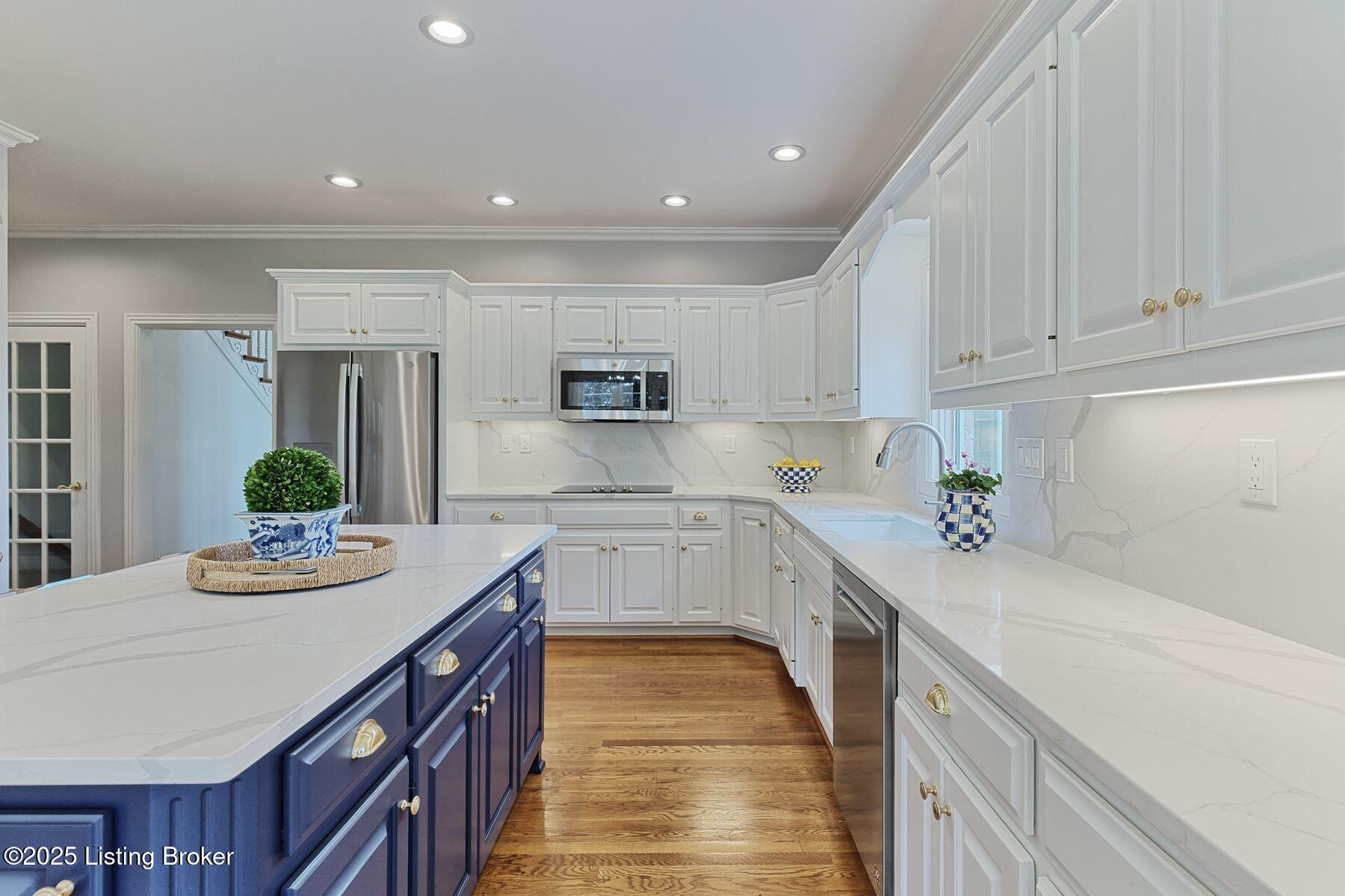 12717 Crestmoor Cir