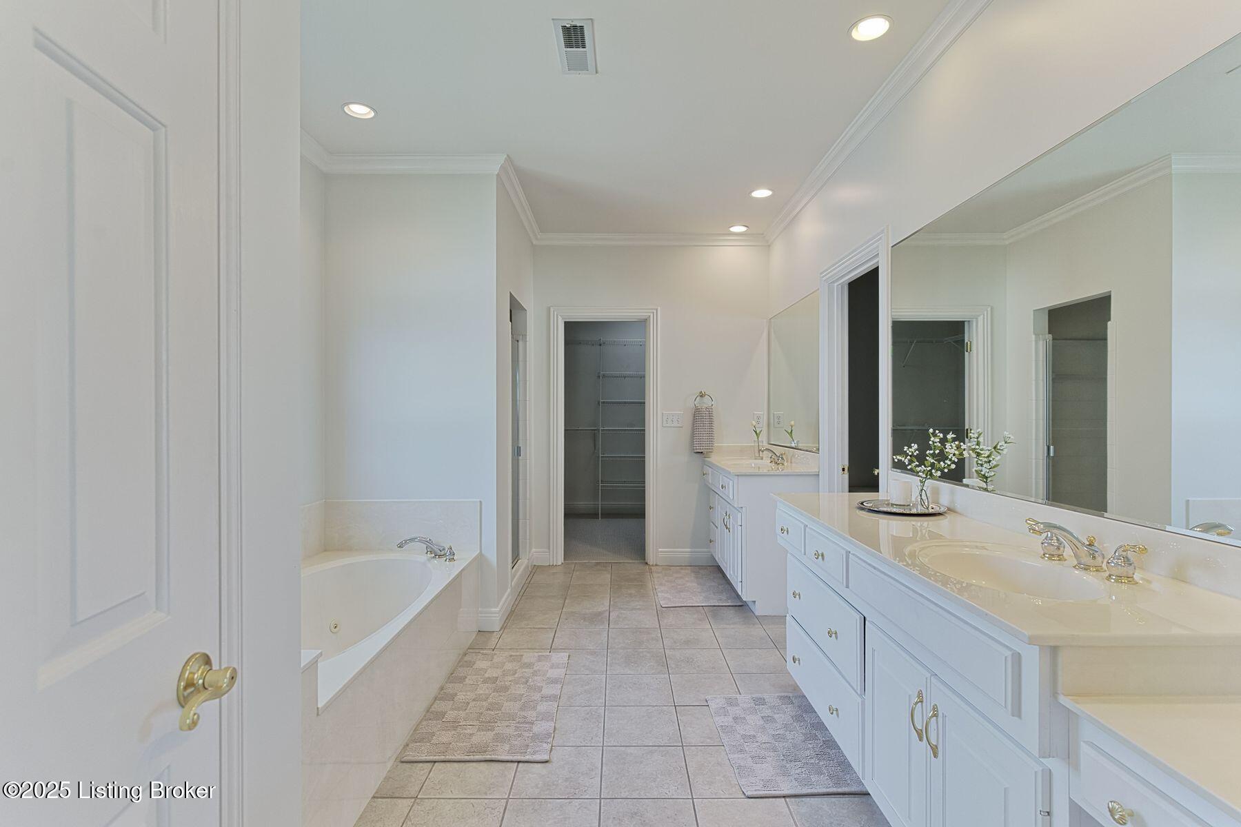 12717 Crestmoor Cir